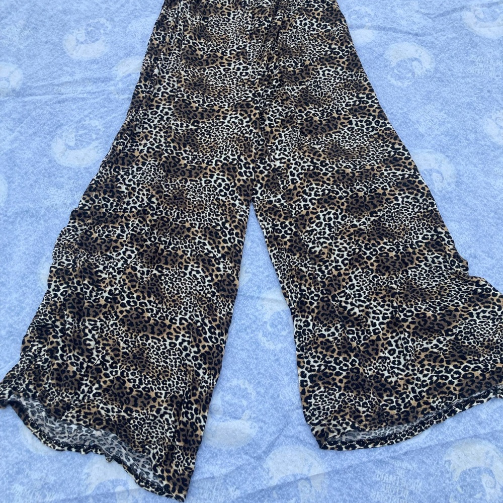 Rue 21 leopard printed pants size small pre-owned